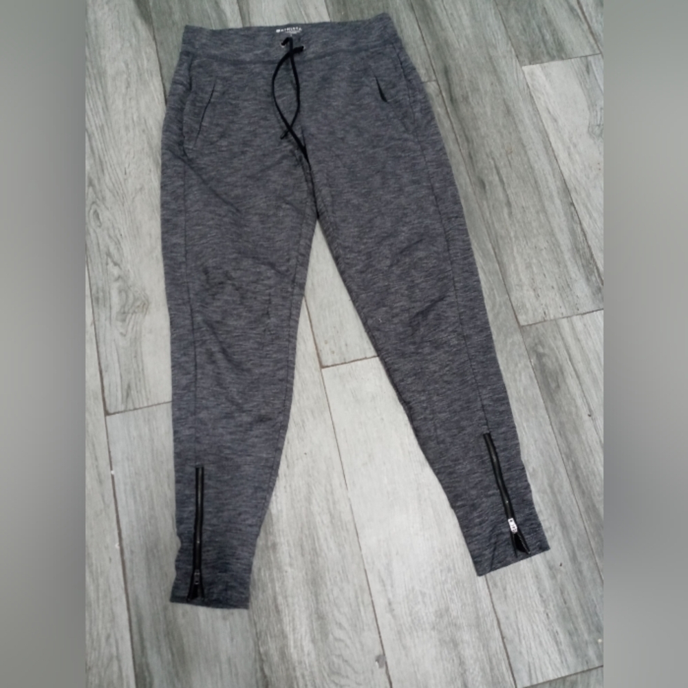 Athleta Metro Downtown Jogger Zip Up Pockets and Ankle Media pocket Gray XS